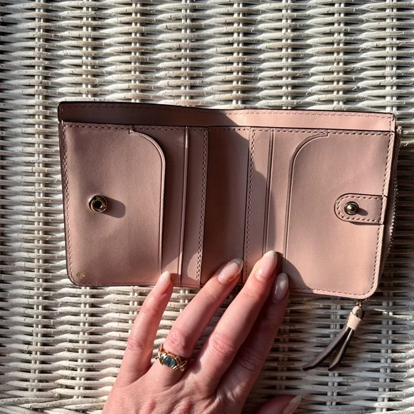 Kate Spade wallet - Picture 4 of 5